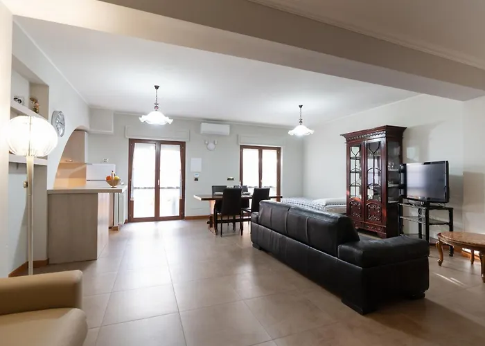 公寓 With Pool & Garden